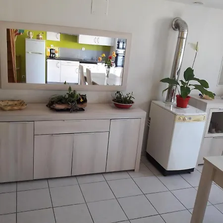 Logis De Lange Les Ecureuils * Saint-Hilaire-la-Palud