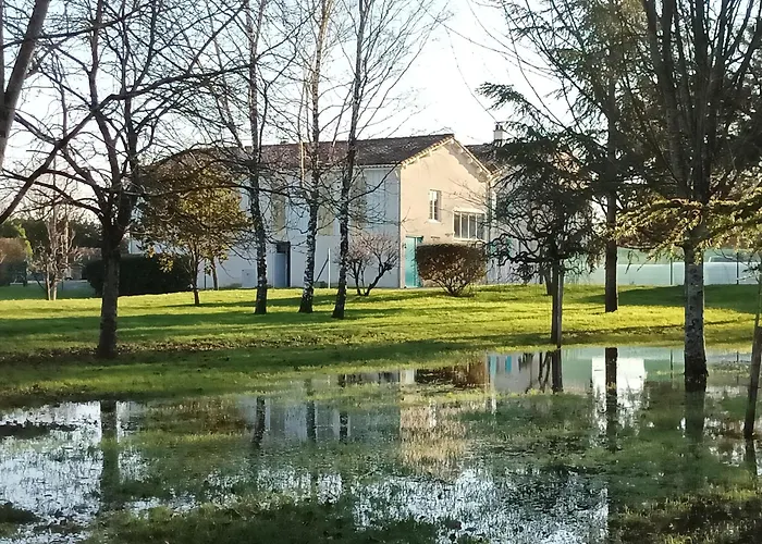 Logis De Lange Les Ecureuils Apartamento Saint-Hilaire-la-Palud